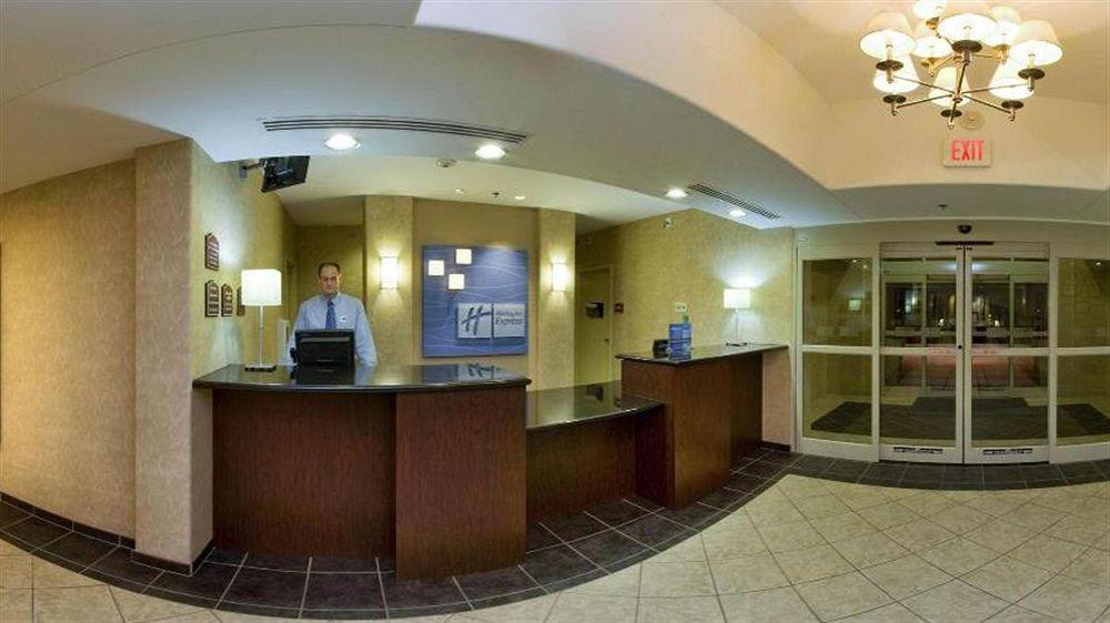 Holiday Inn Express Radcliff Fort Knox By Ihg Exteriör bild