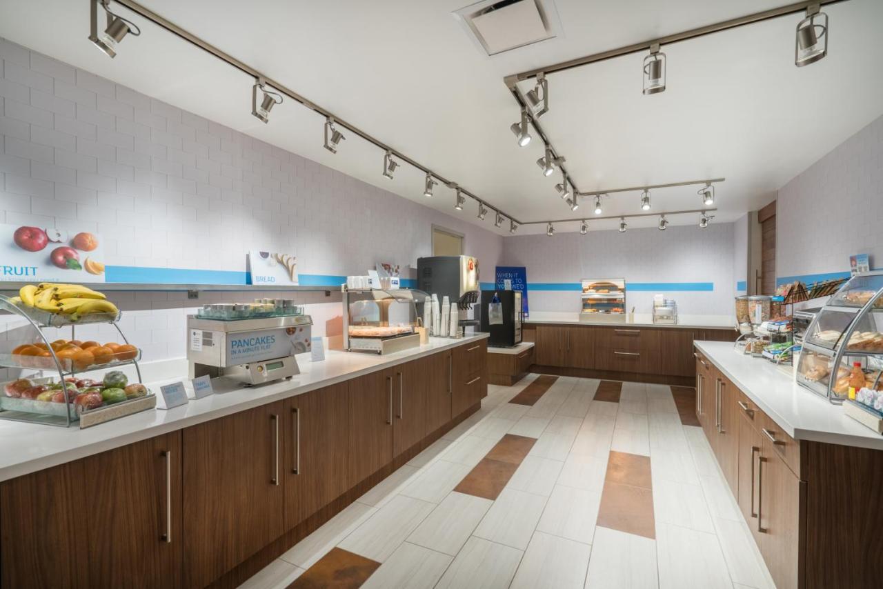 Holiday Inn Express Radcliff Fort Knox By Ihg Exteriör bild