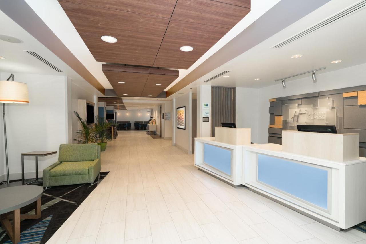 Holiday Inn Express Radcliff Fort Knox By Ihg Exteriör bild