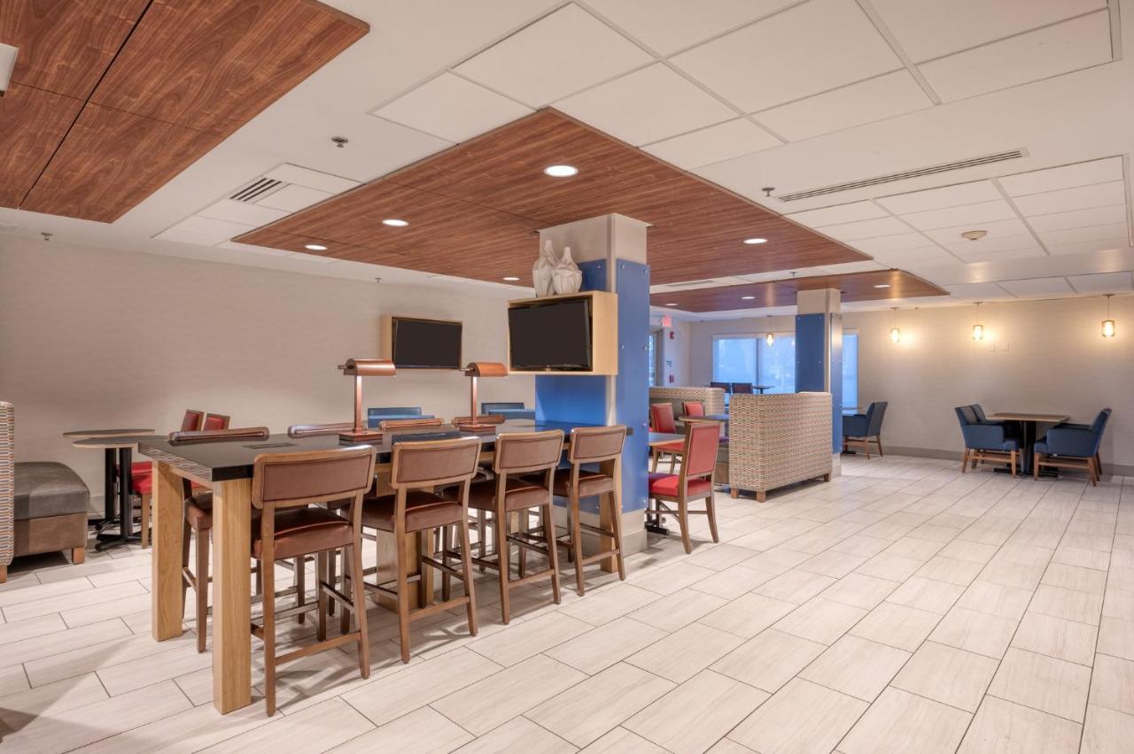 Holiday Inn Express Radcliff Fort Knox By Ihg Exteriör bild
