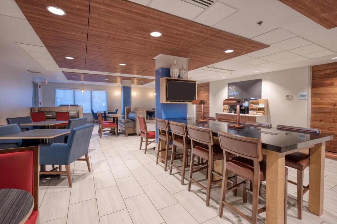 Holiday Inn Express Radcliff Fort Knox By Ihg Exteriör bild