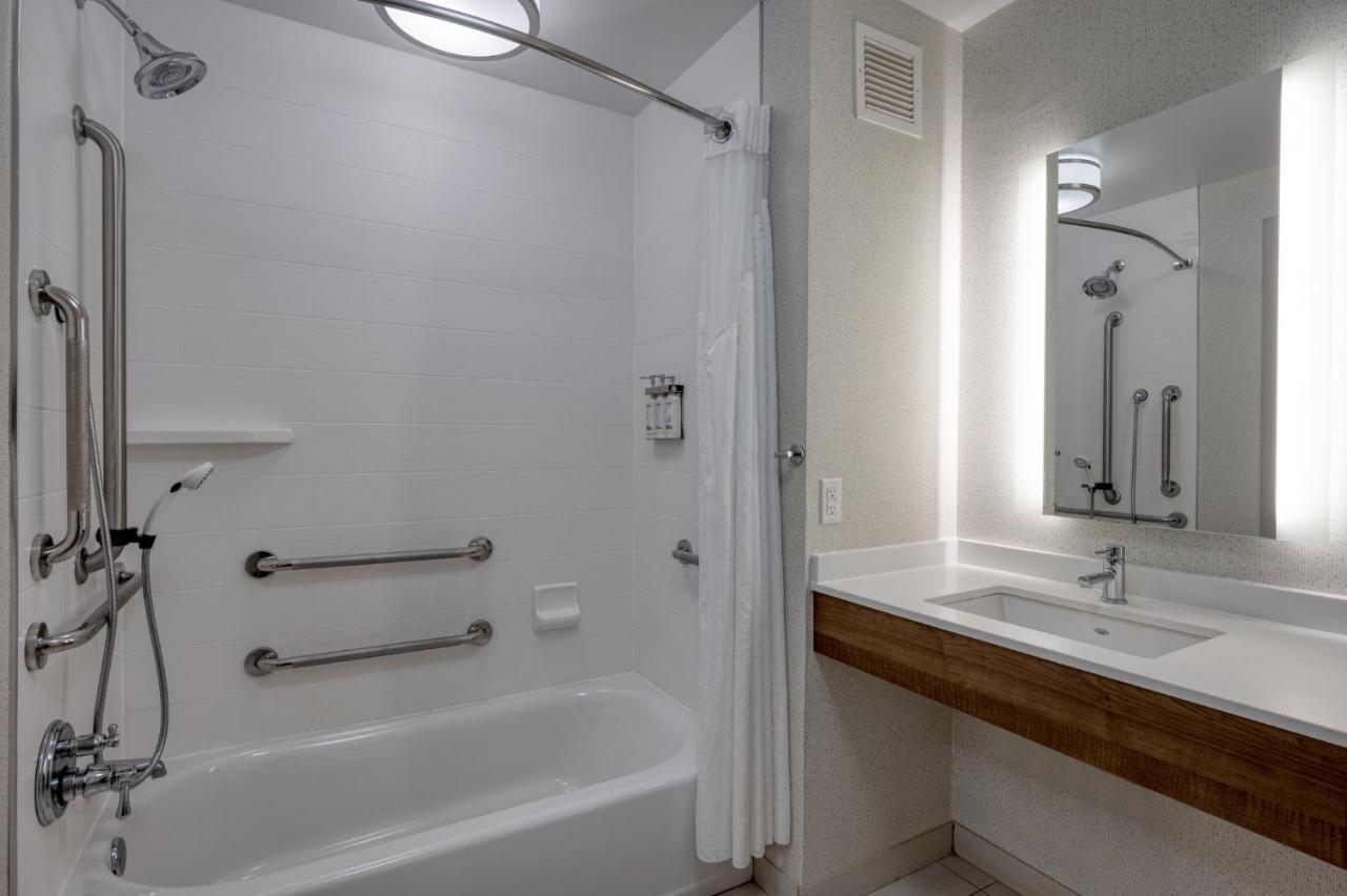 Holiday Inn Express Radcliff Fort Knox By Ihg Exteriör bild