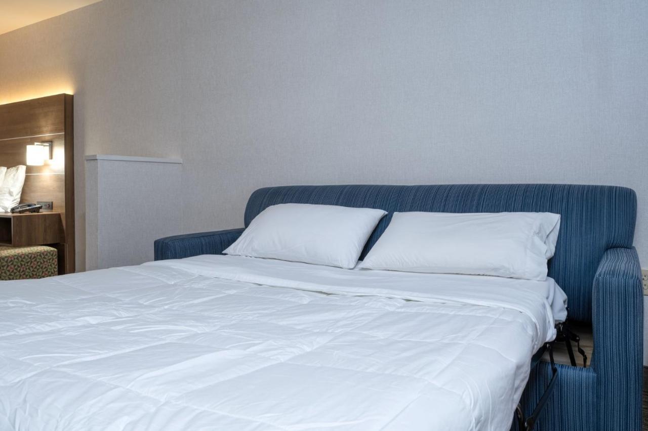 Holiday Inn Express Radcliff Fort Knox By Ihg Exteriör bild