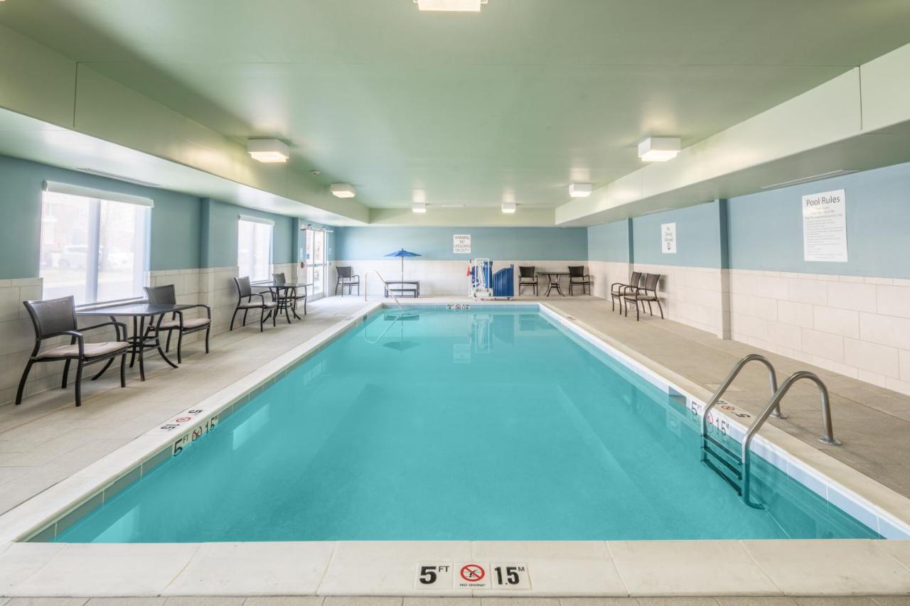 Holiday Inn Express Radcliff Fort Knox By Ihg Exteriör bild
