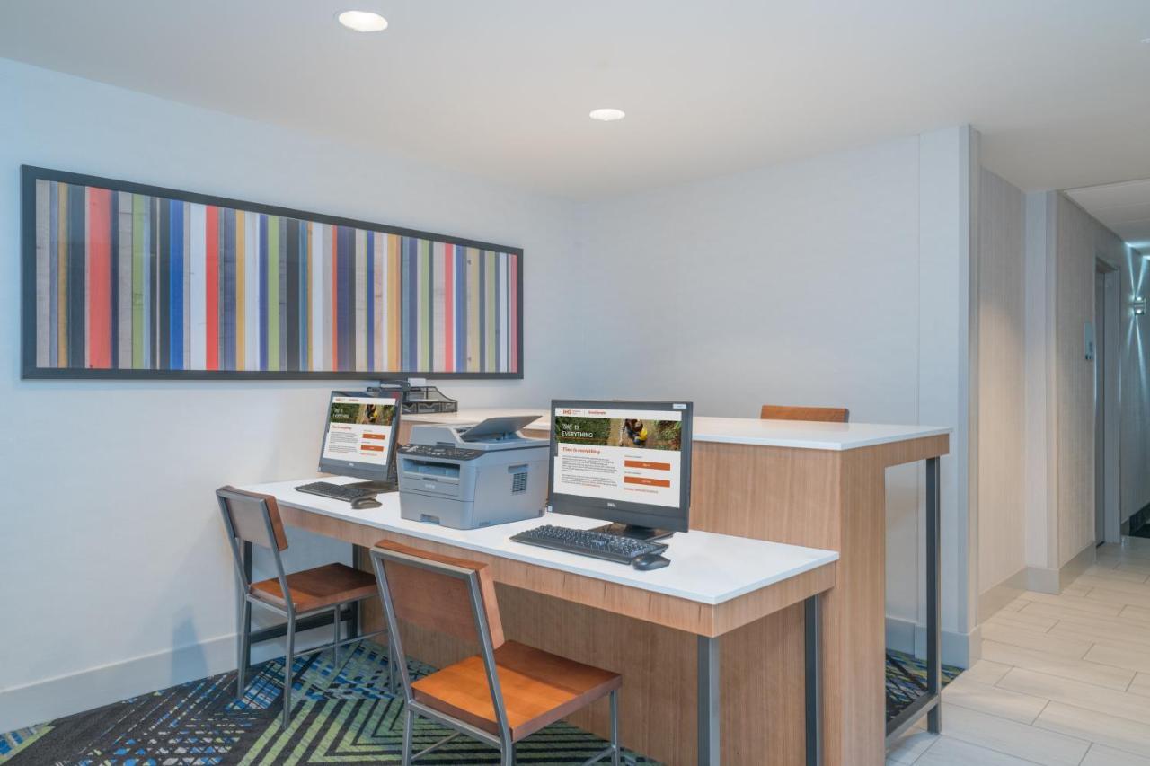 Holiday Inn Express Radcliff Fort Knox By Ihg Exteriör bild