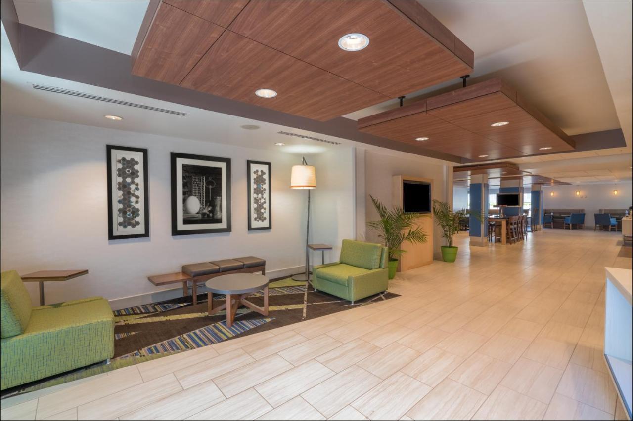 Holiday Inn Express Radcliff Fort Knox By Ihg Exteriör bild